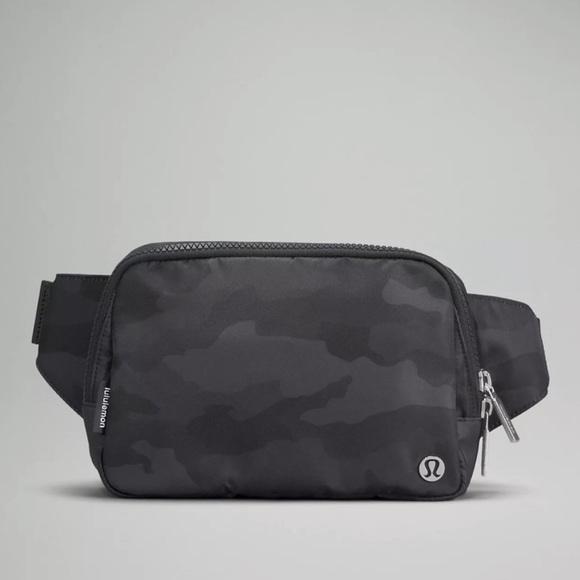 lululemon athletica Handbags - Lululemon camo black 2L belt bag